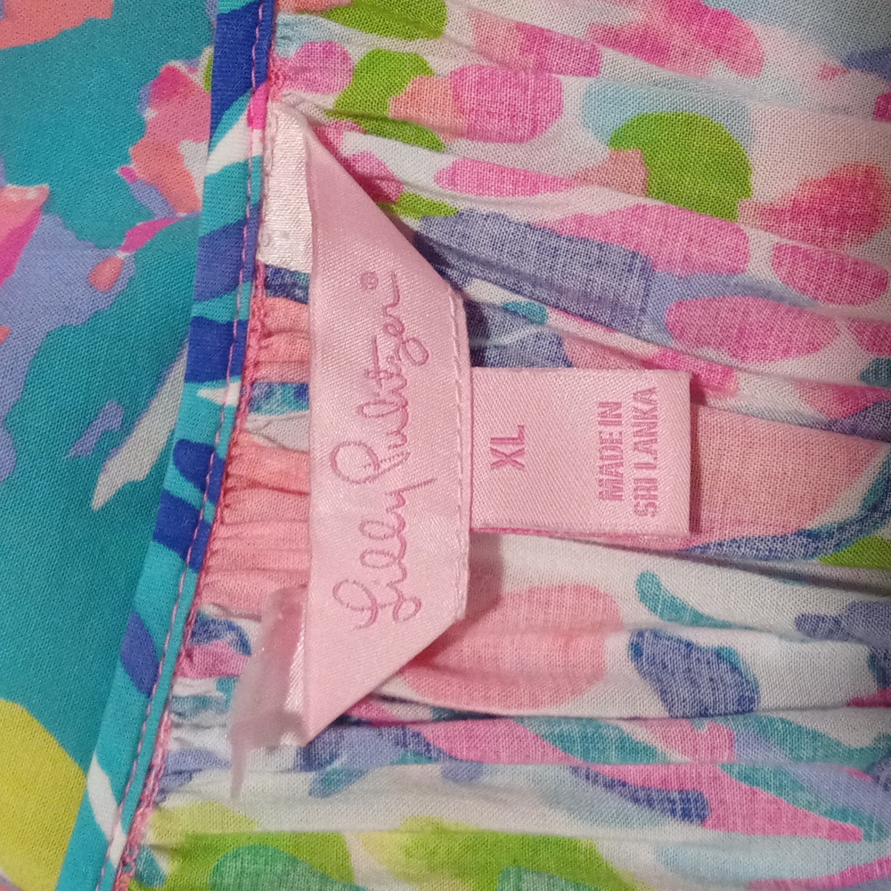🔴SOLD🔴🦒VERY HTF Lilly Pulitzer🦒 - Willa Top - Picture 3 of 16
